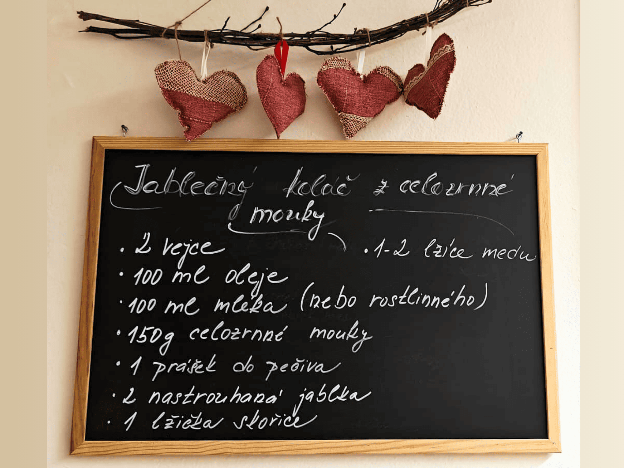 Jablečný koláč z celozrnné mouky