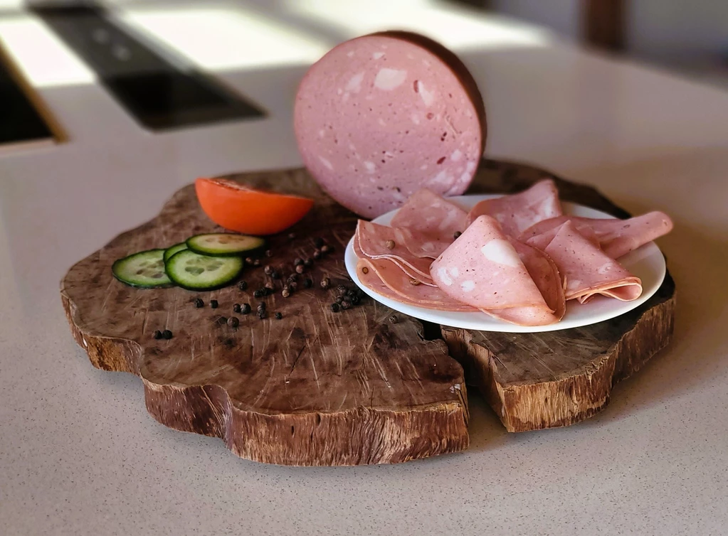 Lhotecká Mortadela krájená, min. 300 g