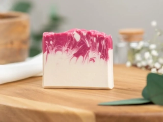Přírodní mýdlo Jahodový sen 