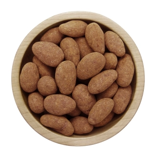 Mandle v mléčné čokoládě sypané perníkovým kořením